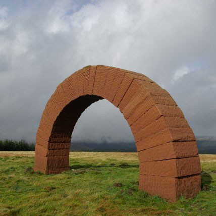 Arche fait de grand bloc de pierre